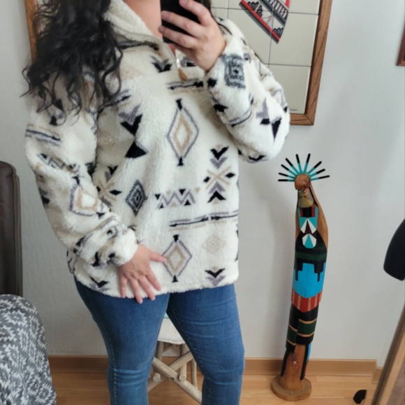 LAST 1 CAMPER Soft Tribal Quarter Zip Pullover - Picture 15 of 15